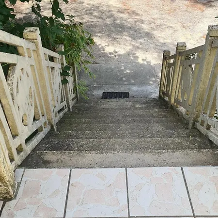 Maisonnette A Montelimar